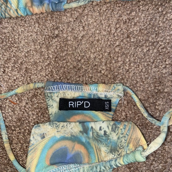 Bikini set! - Picture 2 of 2